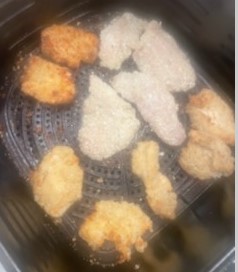 chicken tenders cooking in air fryer 400 degrees for 8 minutes